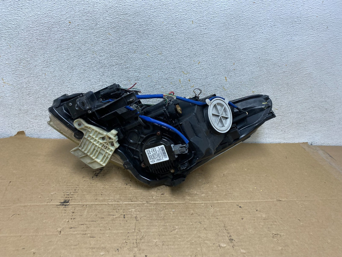 2010-2012 Infiniti G37 Right Passenger Side Xenon HID Headlight AH8168 DW8