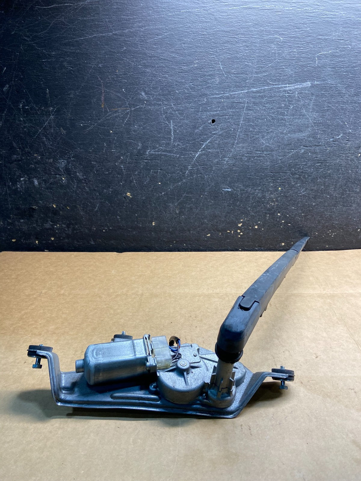 2007 to 2015 Mazda CX-9 CX9 Windshield Rear Wiper Motor Y4440 DG1