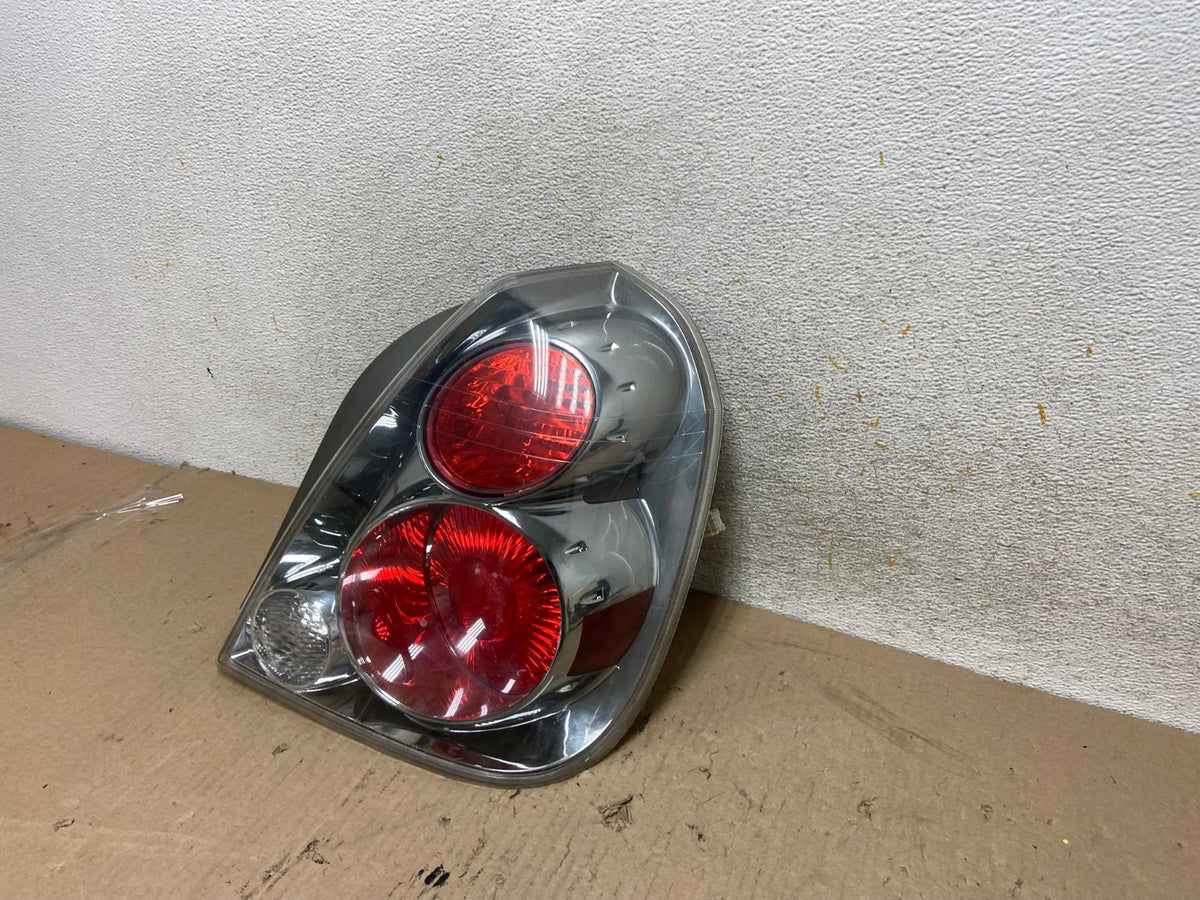 2005 to 2006 Nissan Altima Tail Light Right Passenger RH Side AH7699 LK2