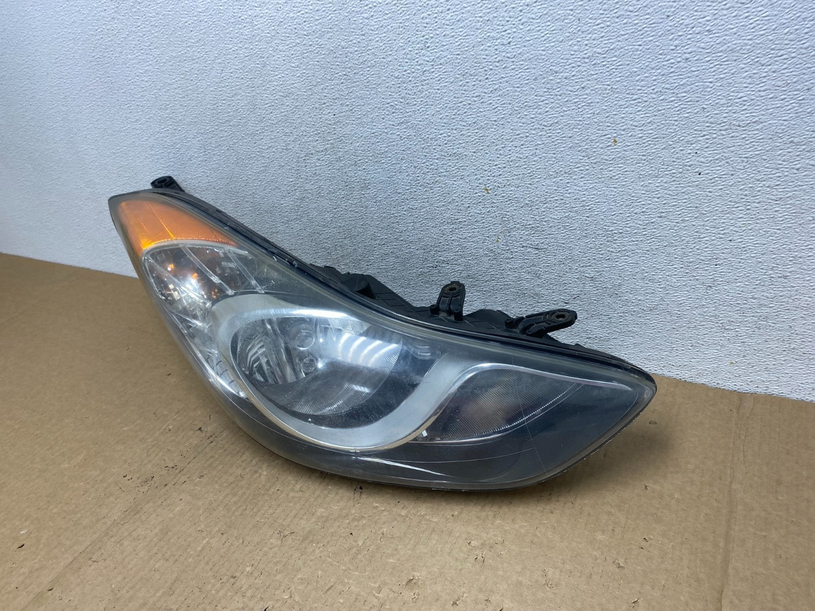 2011 2012 2013 Hyundai Elantra Right Passenger Headlight AF9675 DW1