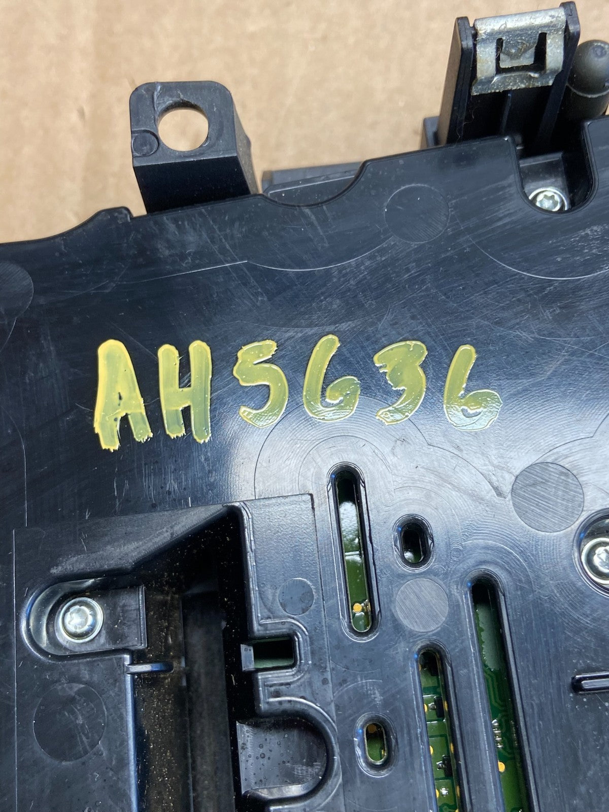2013 - 2016 Ford Fusion Radio Climate Control A/C Control ah5636 DG5
