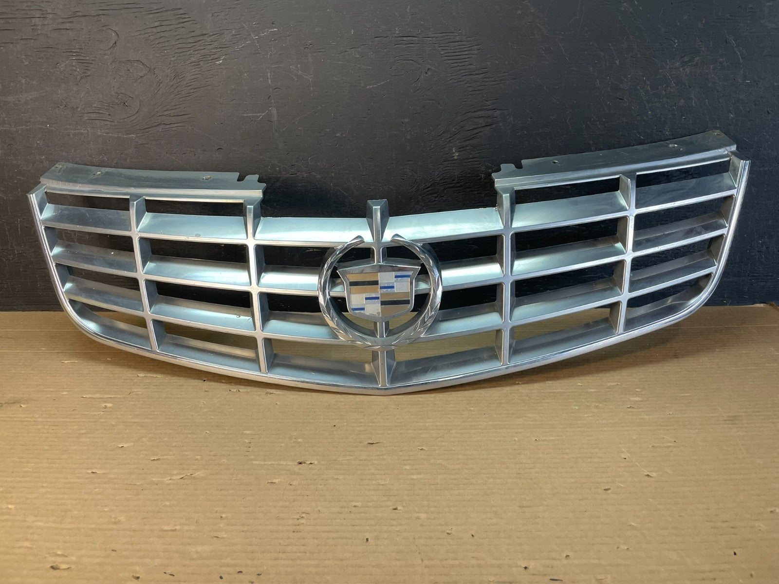 2006 to 2011 Cadillac DTS Front Bumper Upper Grille Grill AE9938 DG0
