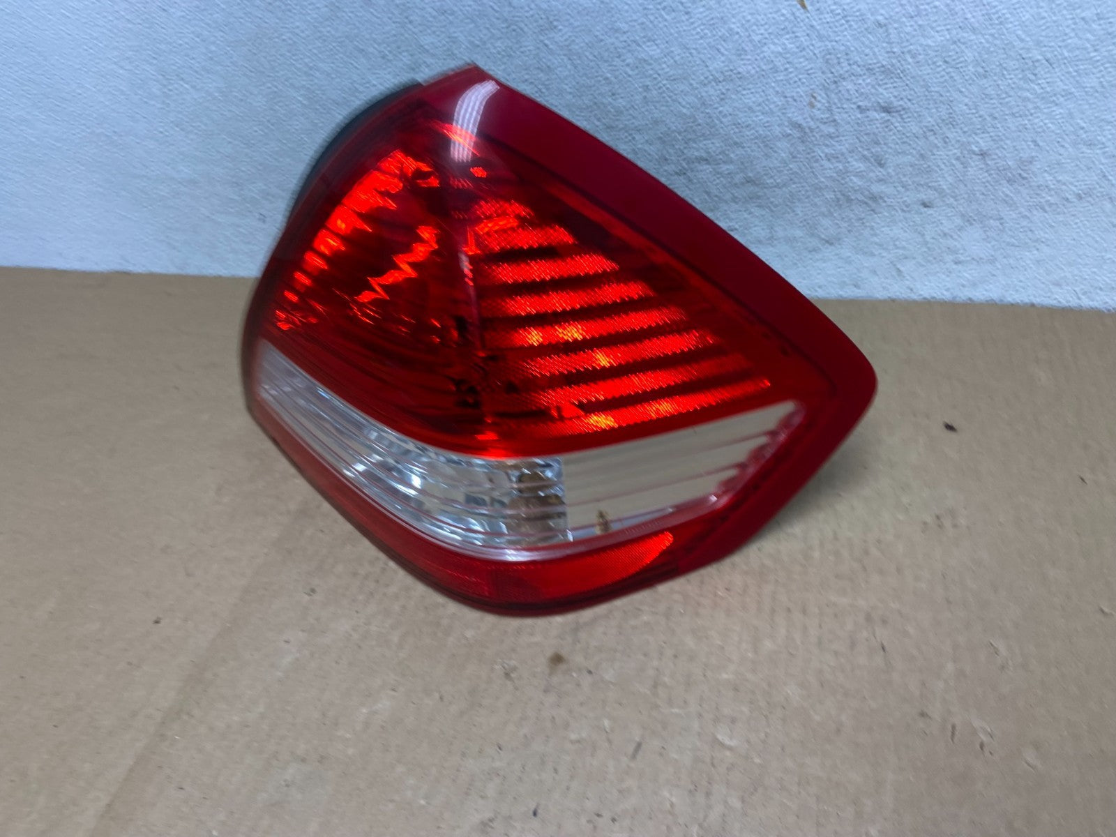 2007-2012 Nissan Versa Sedan Right Passenger Rh Side Tail Light AF9581 DW1