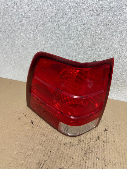 2003 2004 2005 2006 Ford Expedition Left Driver Lh Tail light AF7035 LK0