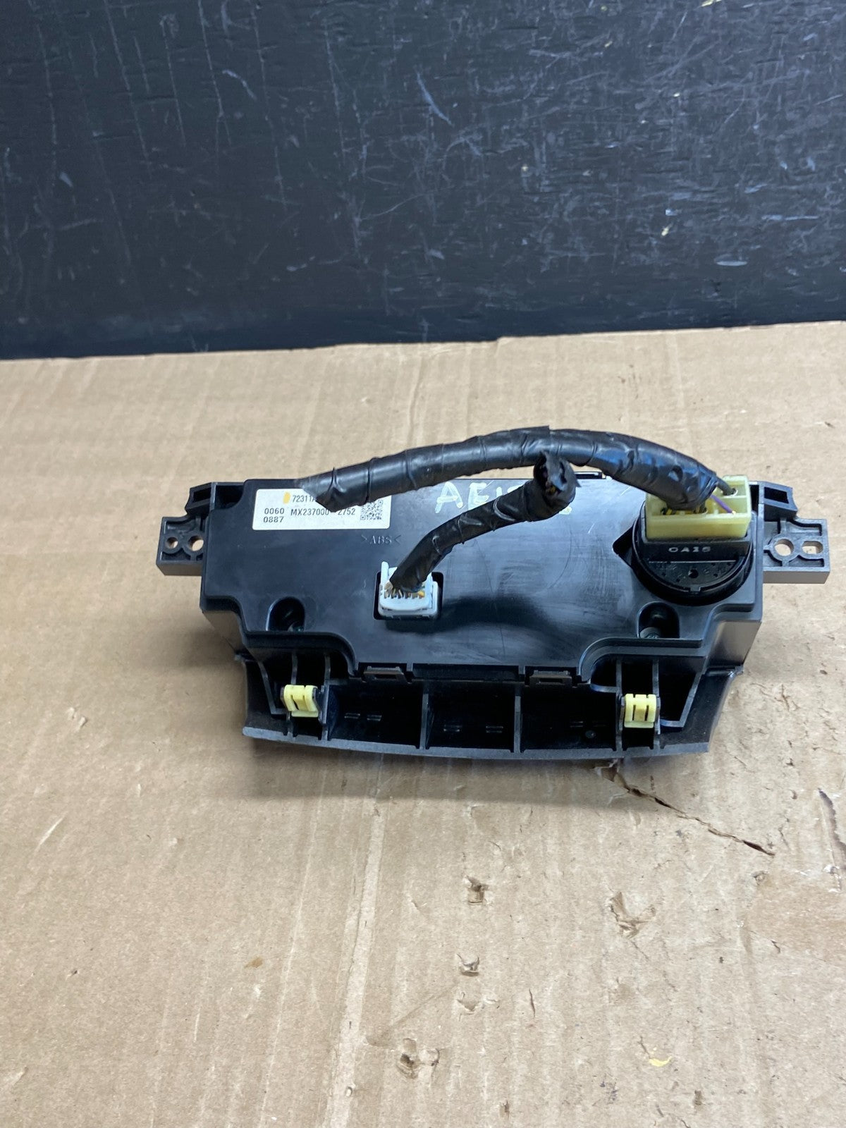 2010 - 2014 Subaru Outback Legacy A/C Heater Climate Control Unit AE1752 DG3