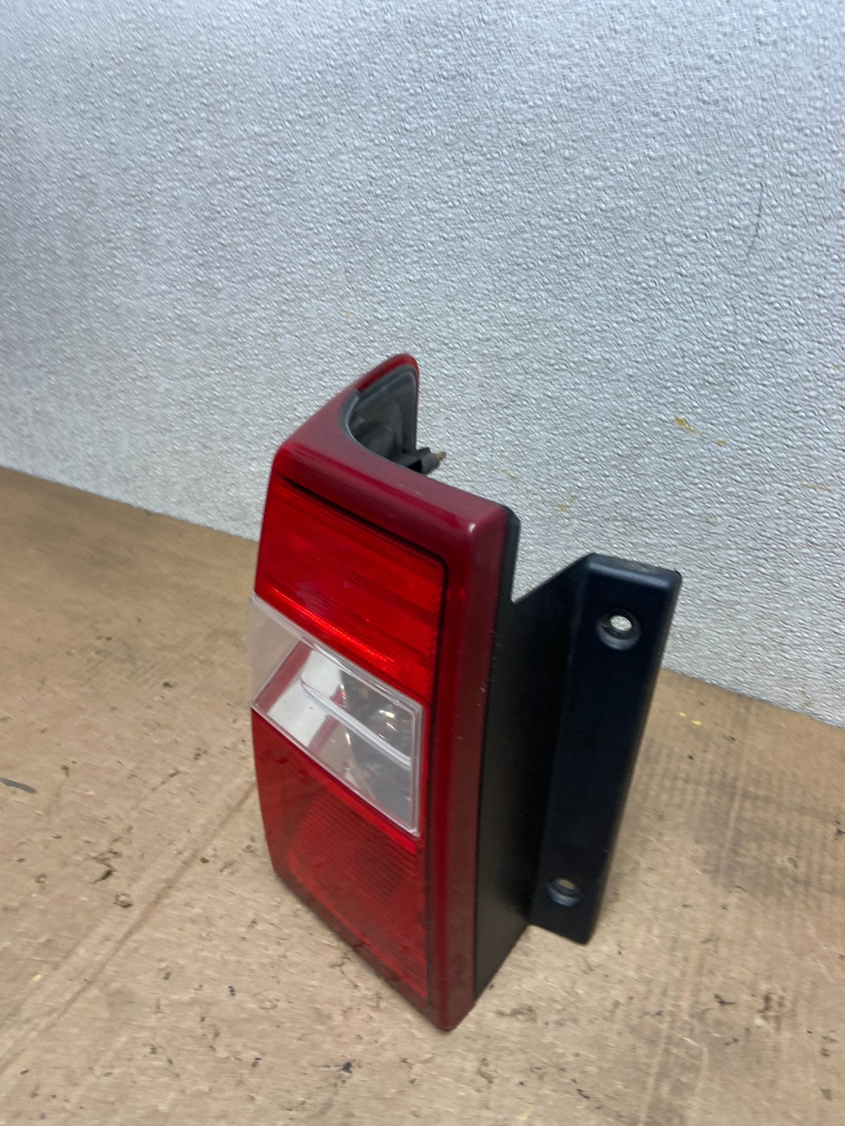 2007 to 2012 Ford Expedition Left Driver LH Side Tail light AA6737 LK1