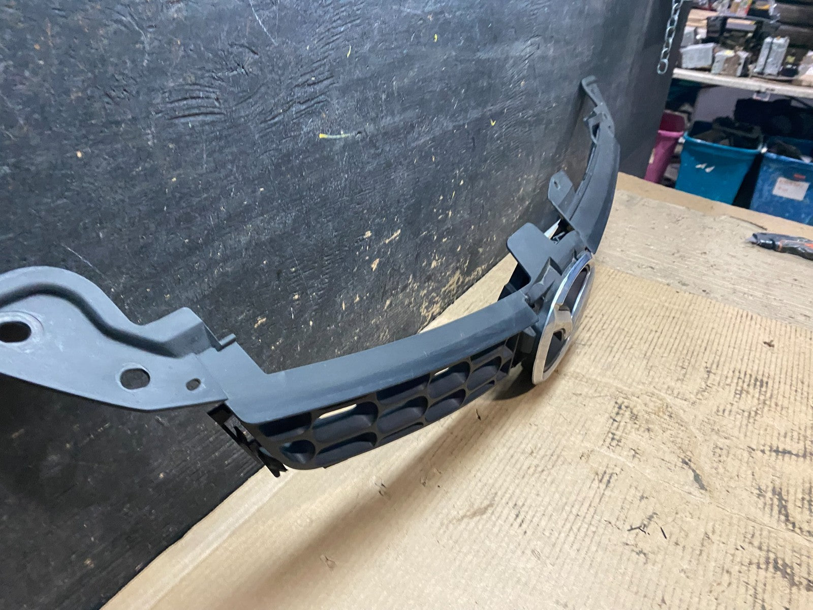 2007 to 2009 Mazda CX-7 Front Bumper Upper Grill Grille OEM V9386 DG2