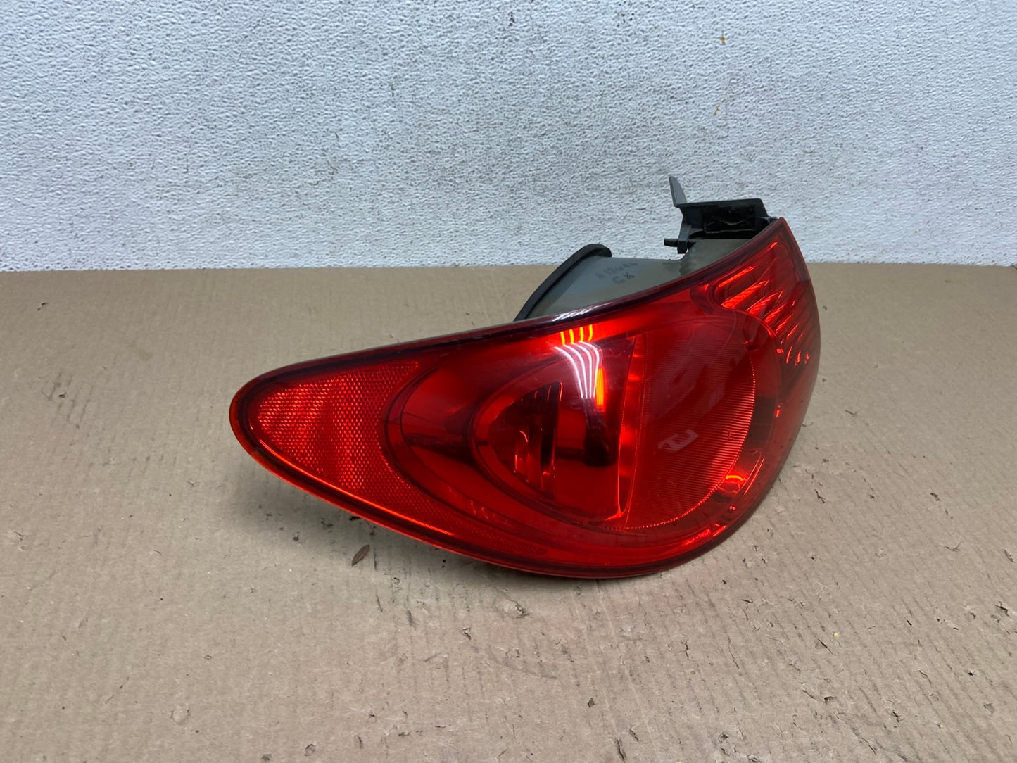 2007 to 2010 Hyundai Elantra Sedan Left Driver Side Tail Light AE9721 LK2