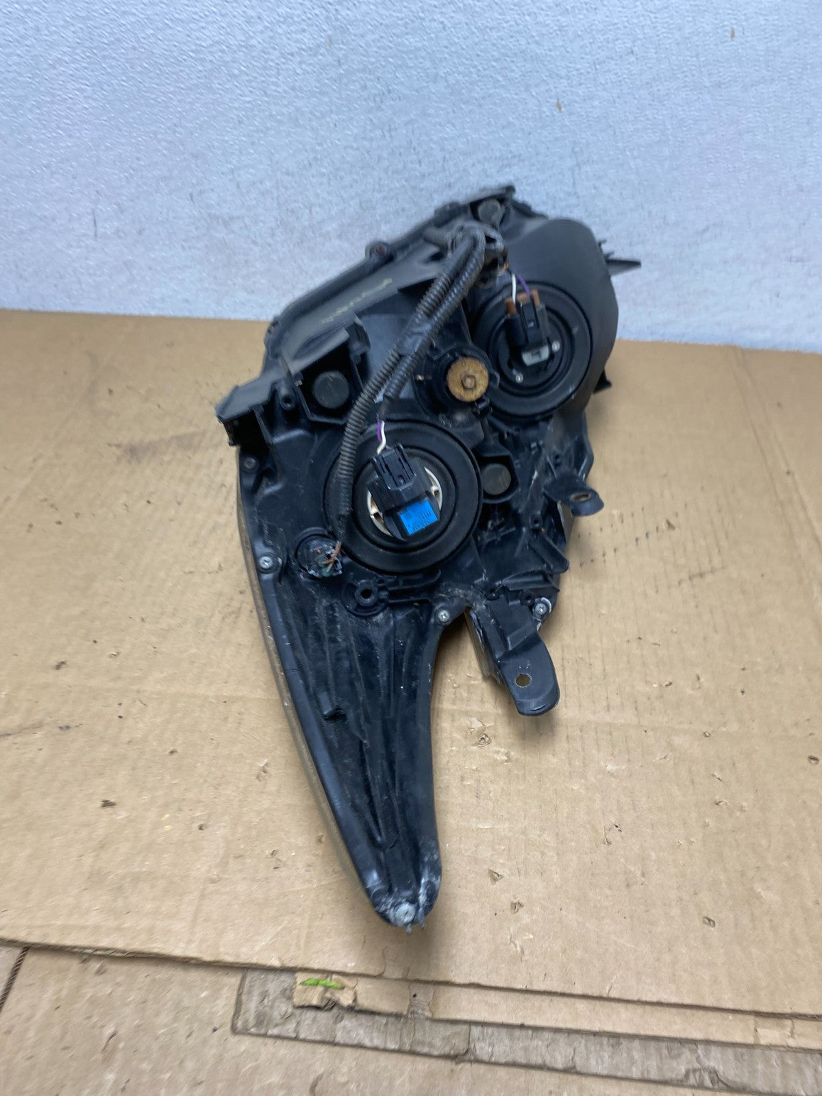 2010 - 2011 Toyota Prius Right Passenger Rh Blue Halogen Headlight AD0941 DW6