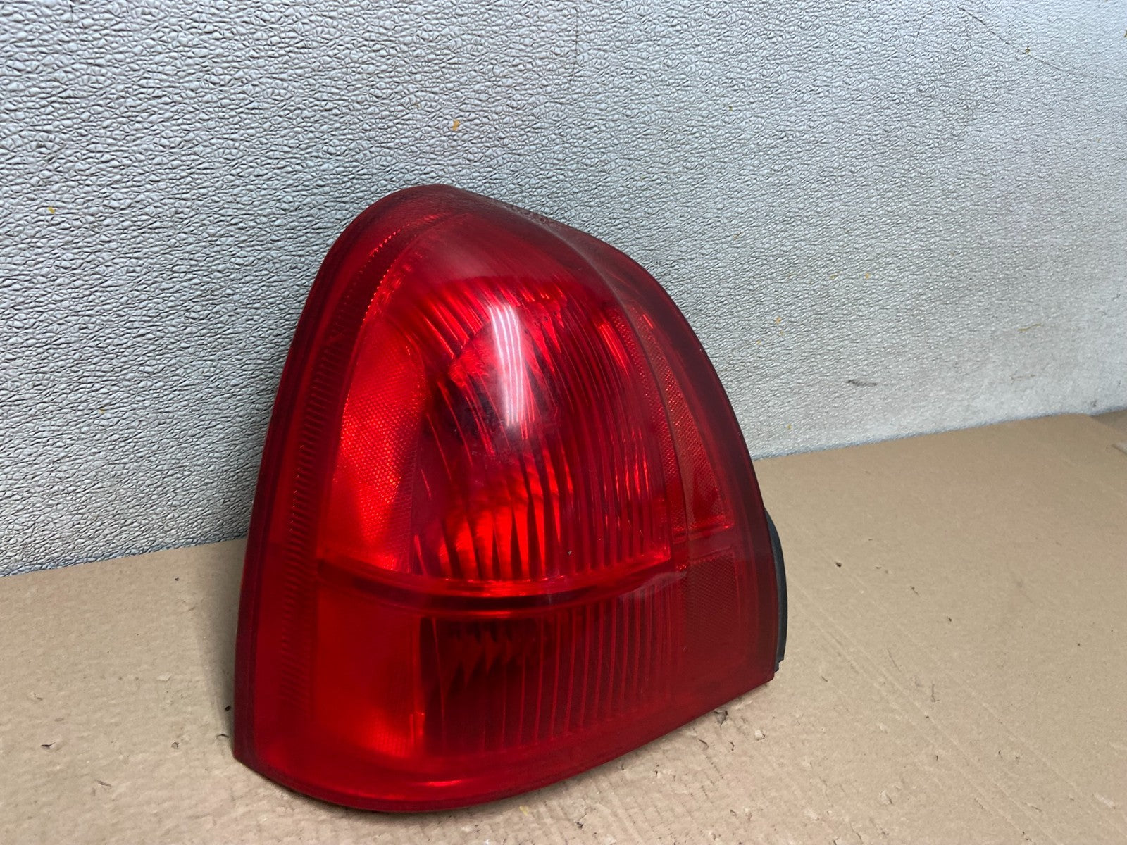 2003 to 2011 Lincoln Town Car Left Driver Lh Side Tail Light OEM AB2521 DW2