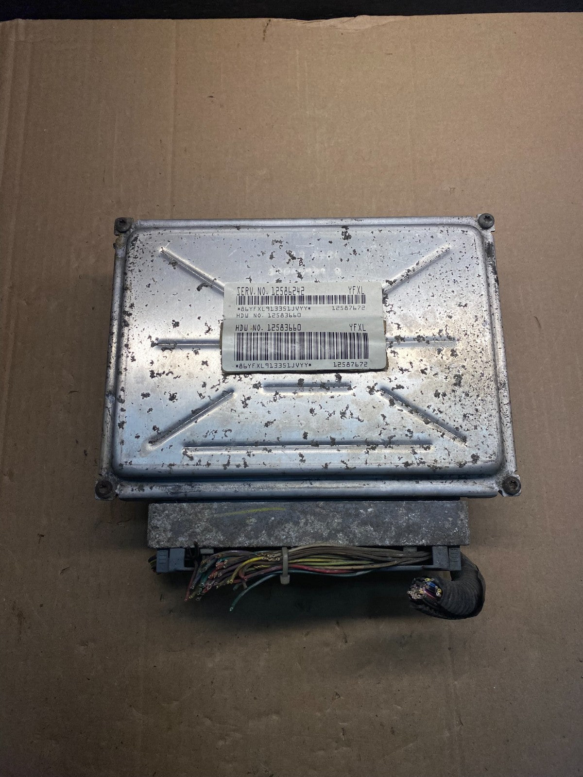 2004 GMC Envoy Silverado Engine Computer ECU ECM Module AE7557 DW0