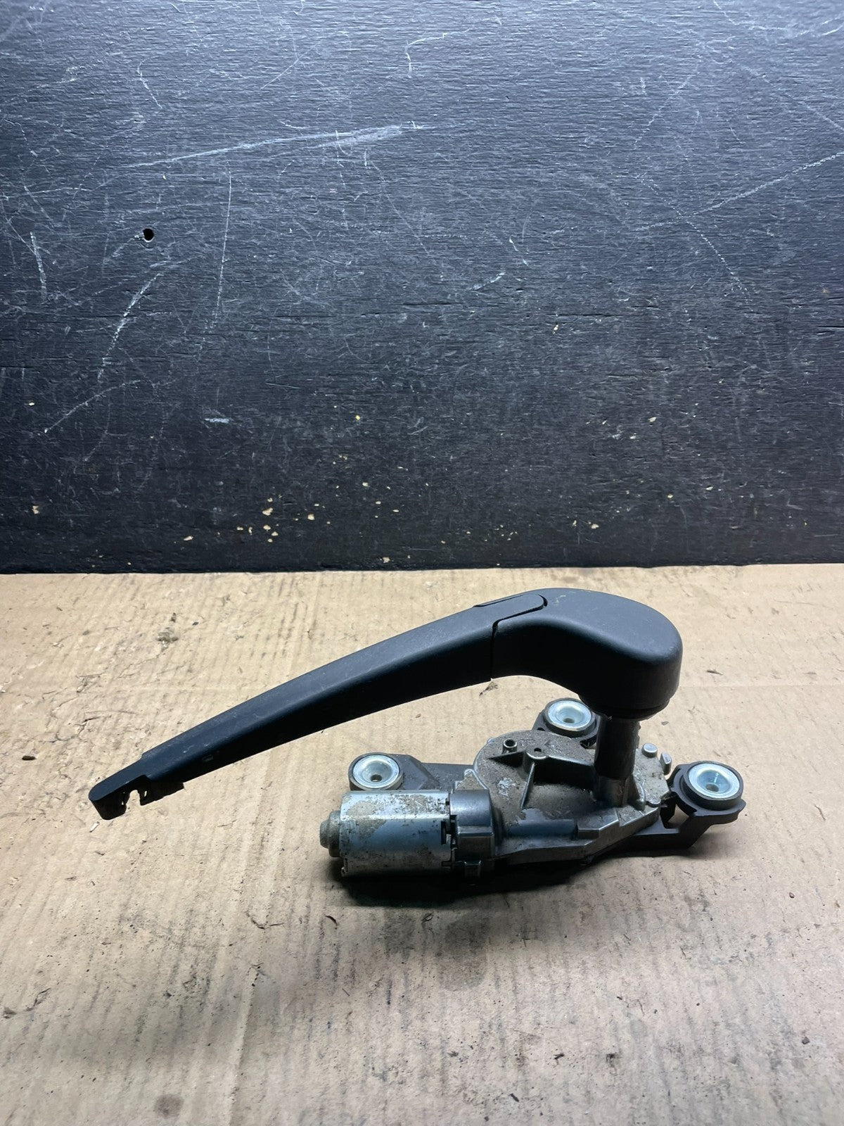 2012 to 2014 Ford Focus Rear Windshield Wiper Motor OEM BV61-17K441-AA W7170 DG3