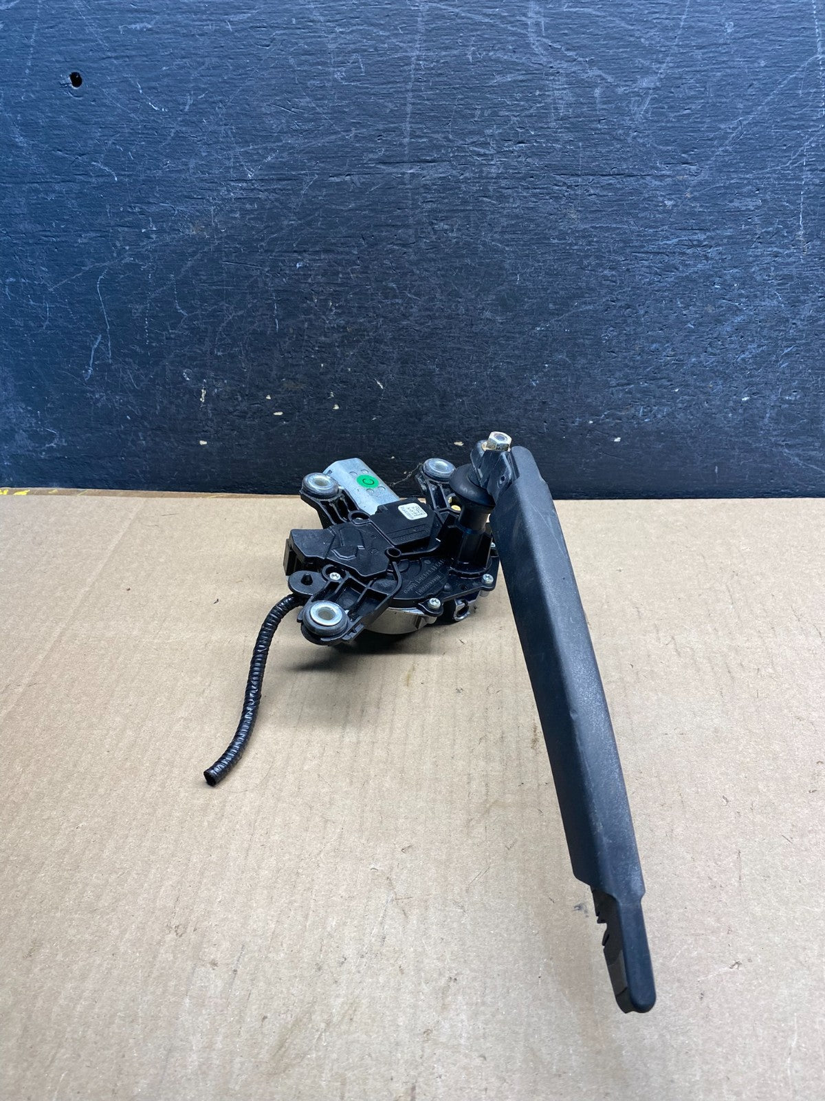 2013-2016 Nissan Pathfinder Back Door Rear Wiper Motor Wiper Blade ag9657 DG2