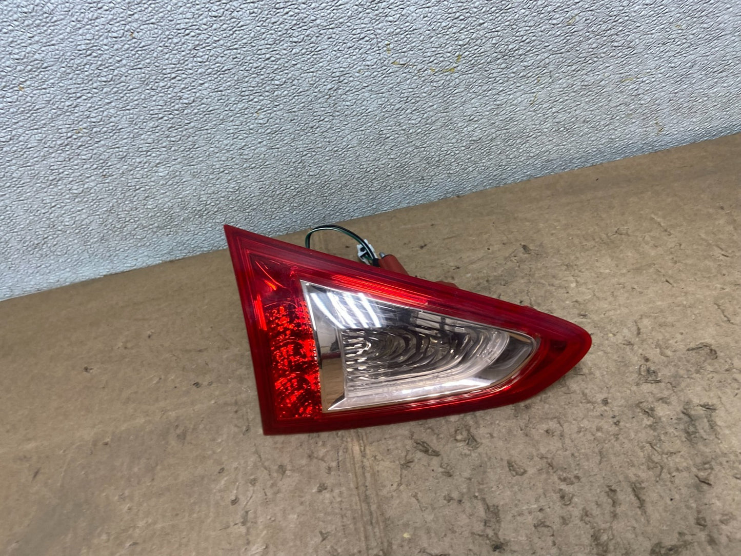 2008-2012 Infiniti Ex35 Inner Left Driver LH Side Tail Light OEM Y8307 DW0