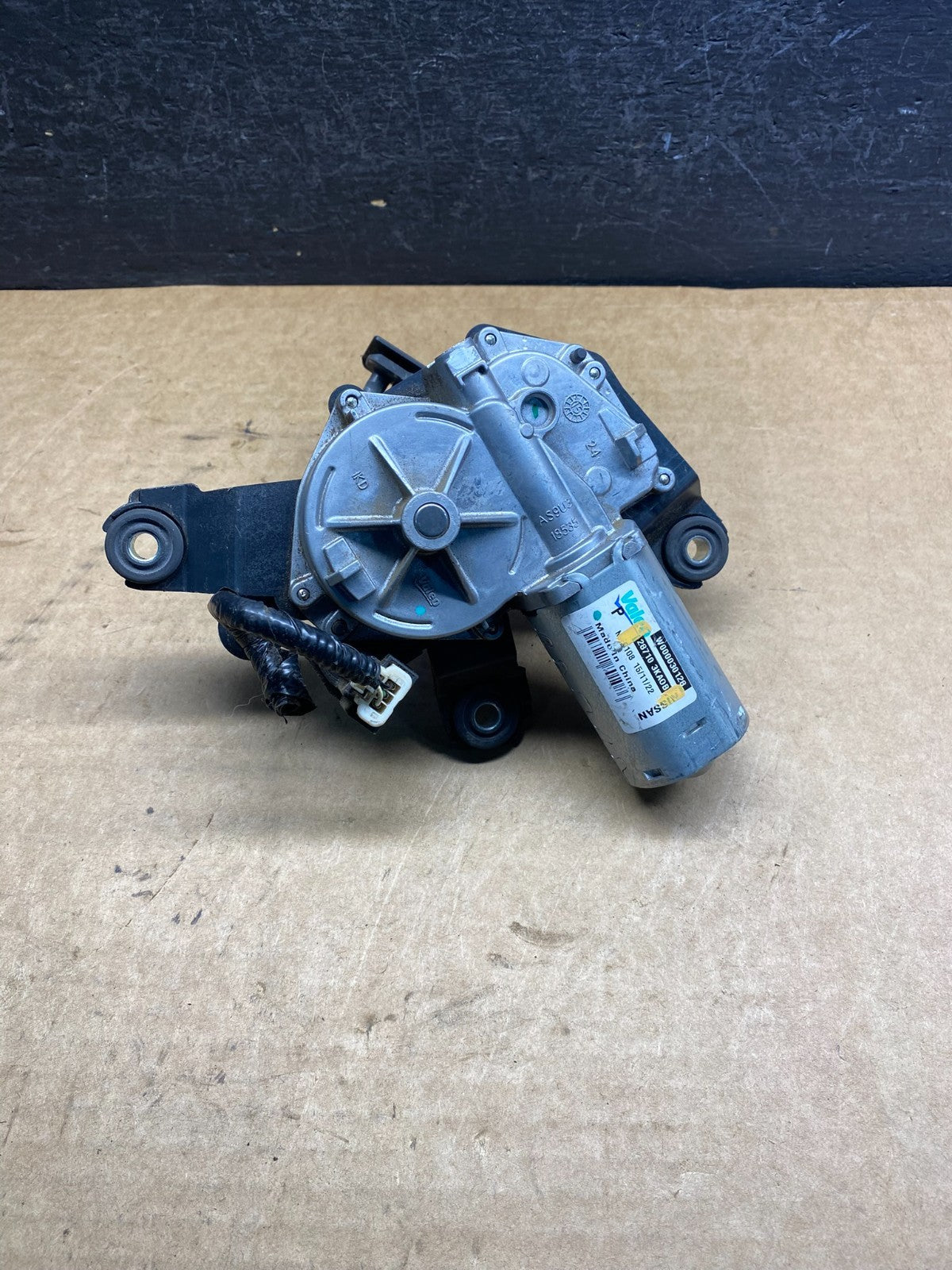 2013-2016 Nissan Pathfinder Back Door Rear Wiper Motor Wiper Blade ad7530 DG3