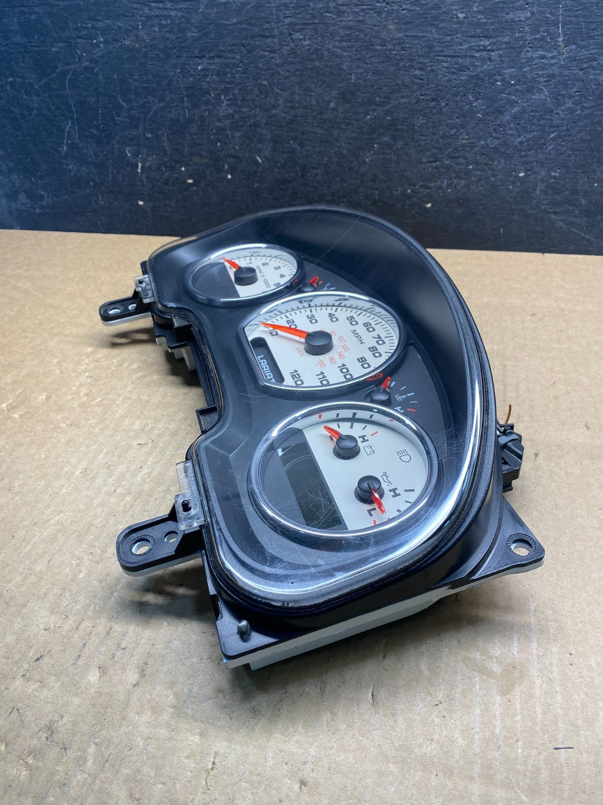 2004 - 2005 Ford F150 F-150 Lariat Speedometer Cluster Gauge ag7420 DG2