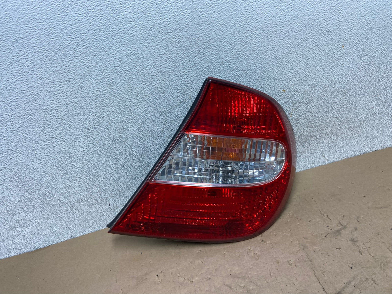 2002 2003 2004 Toyota Camry Tail Light Right Passenger Rh Side AG5504 LK0