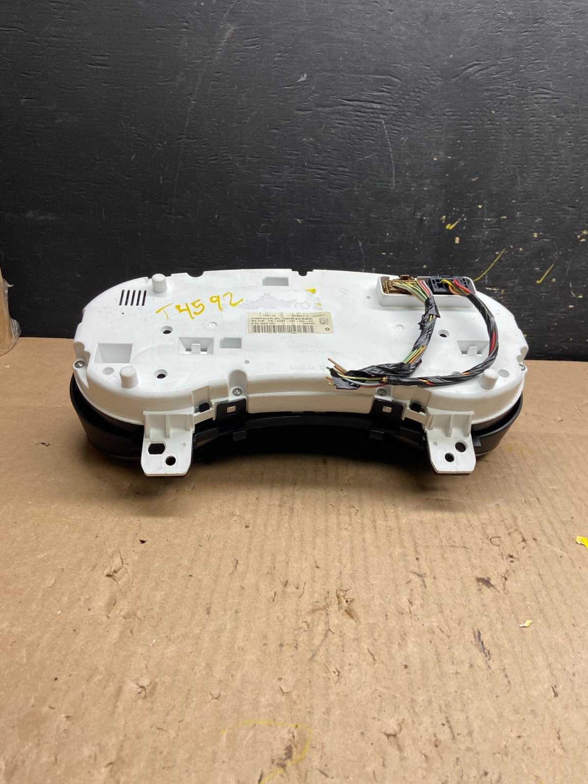2011 to 2013 Jeep Grand Cherokee 3.6L Speedometer Gauge Cluster T4592 DG5
