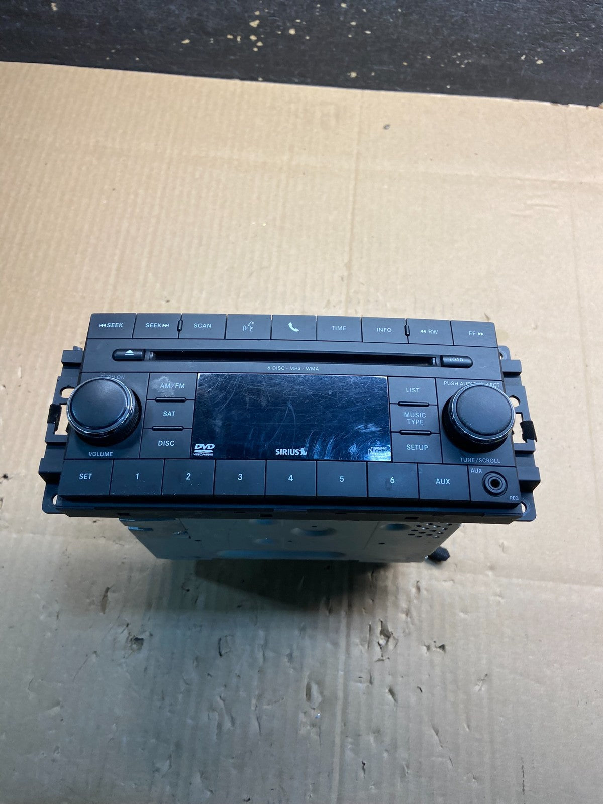 2010 Dodge Journey AM FM Radio 6 Disc CD Player Receiver y3665 DG5