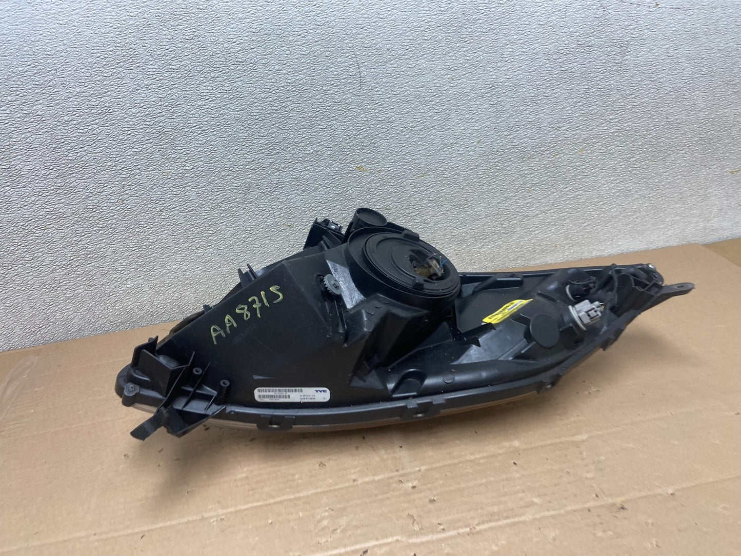2006-2009 Toyota Prius Left Driver LH Side Headlight Halogen TYC AA8715 DW4