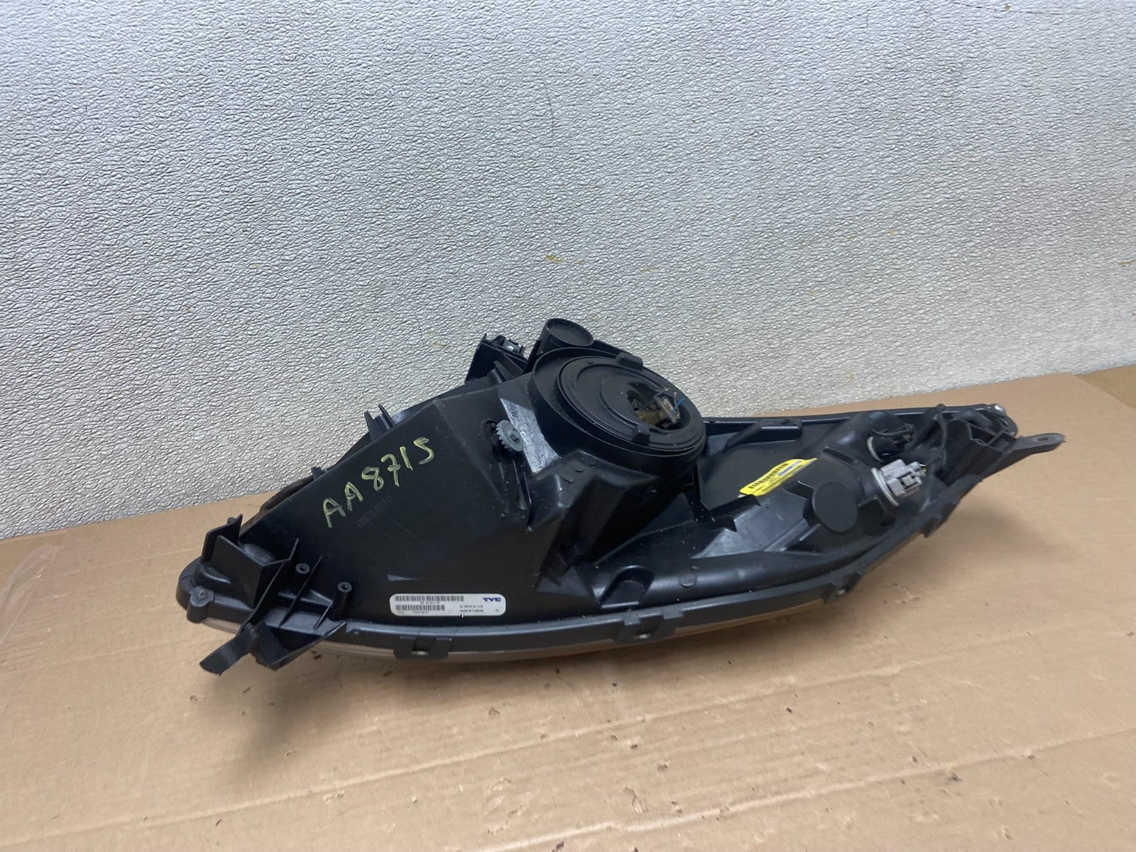 2006-2009 Toyota Prius Left Driver LH Side Headlight Halogen TYC AA8715 DW4