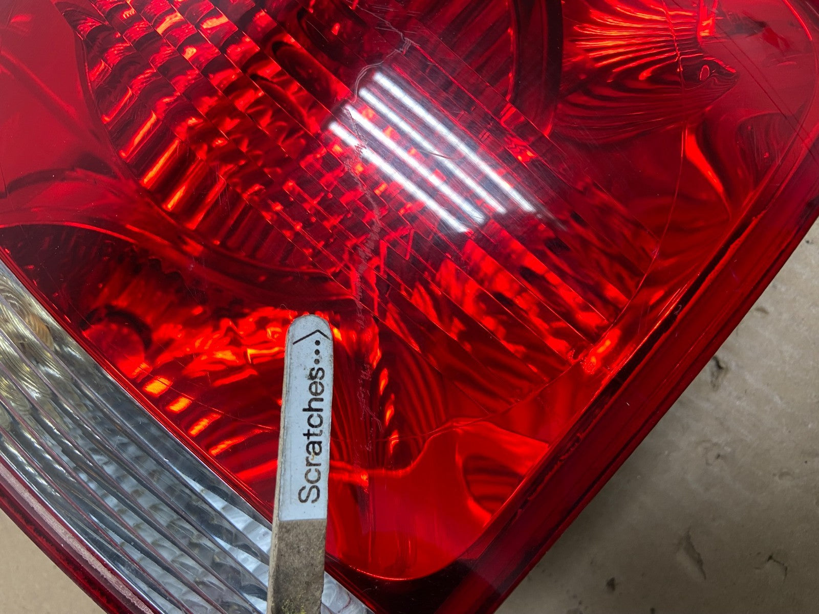 2004-2007 Volkswagen Touareg Lh Driver Left Side Tail Light AE9353 LK3