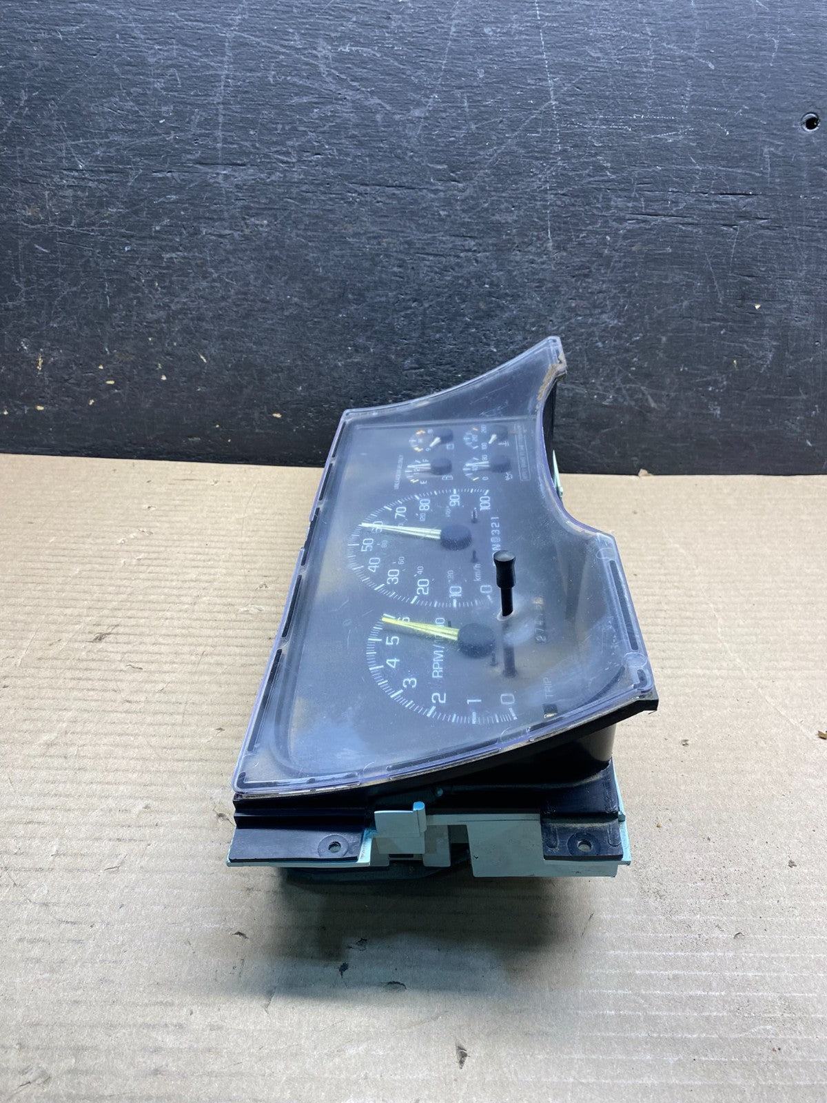 1995 to 1999 Chevrolet Silverado Suburban Cluster Gauge Speedometer AH9712 DG1
