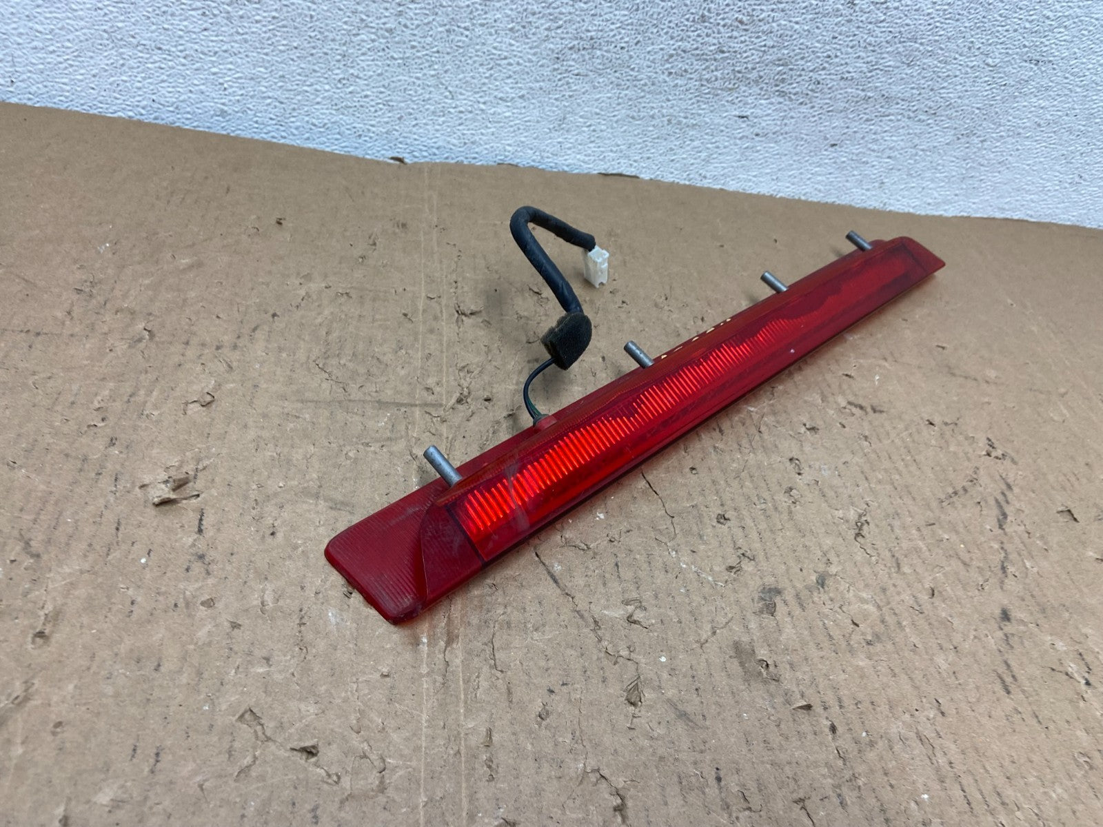 2010 to 2015 Hyundai Tucson 3RD LED Stop Third Brake Light AD8212 DG4
