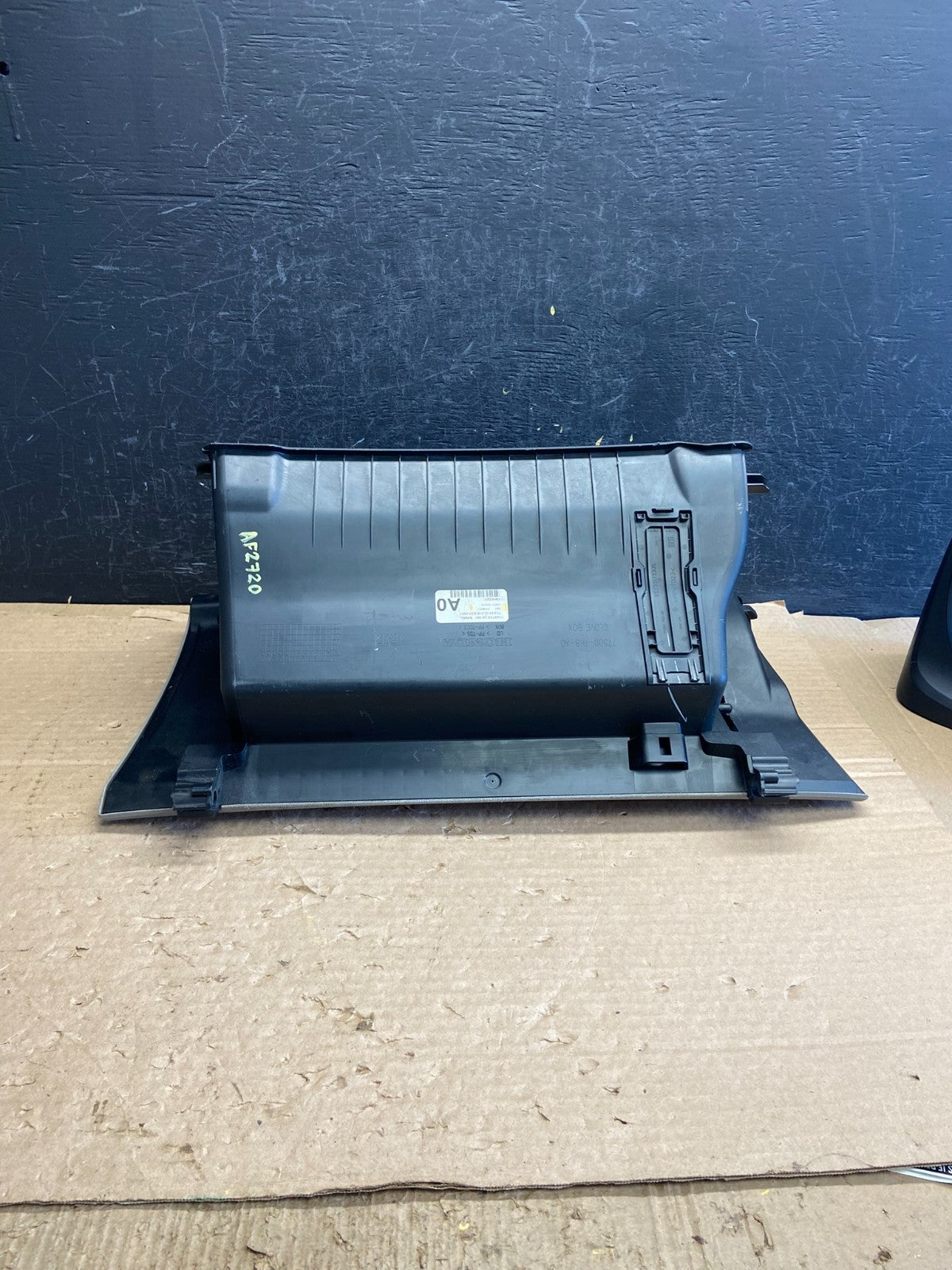 2011 - 2016 Honda Odyssey Front Right Passenger Storage Glove Box AF2720 DG4