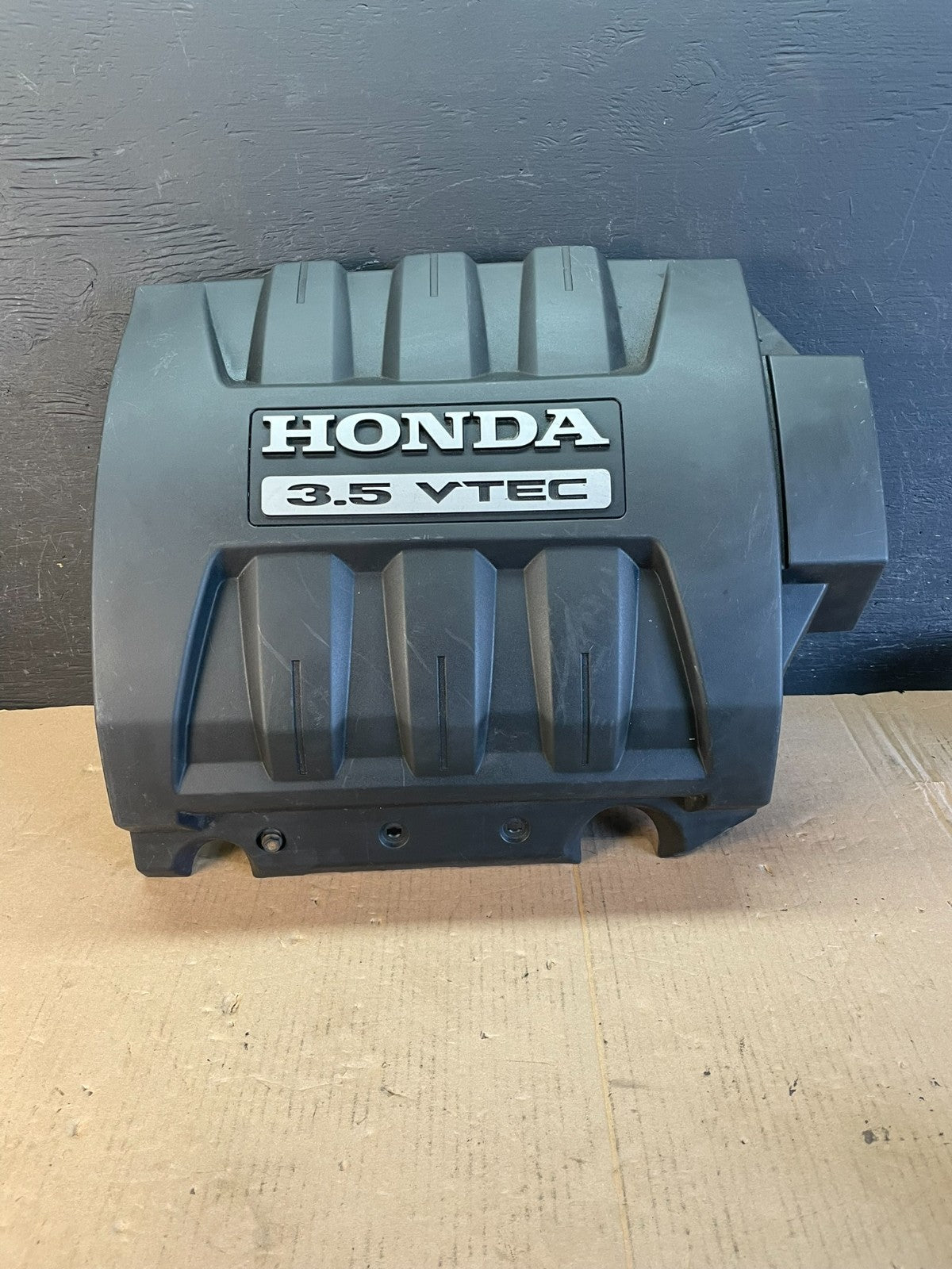 2006 to 2008 Honda Pilot Engine Cover Trim Bezel 17121-PVJ-A01 AD8453 DG0