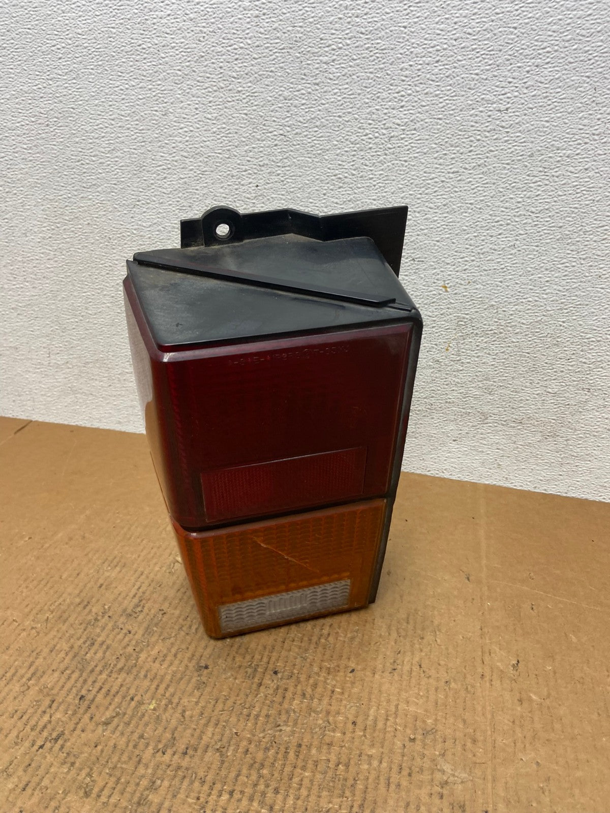 1984 to 1996 Jeep Cherokee Left Driver LH Side Tail Light AE1392 LK0
