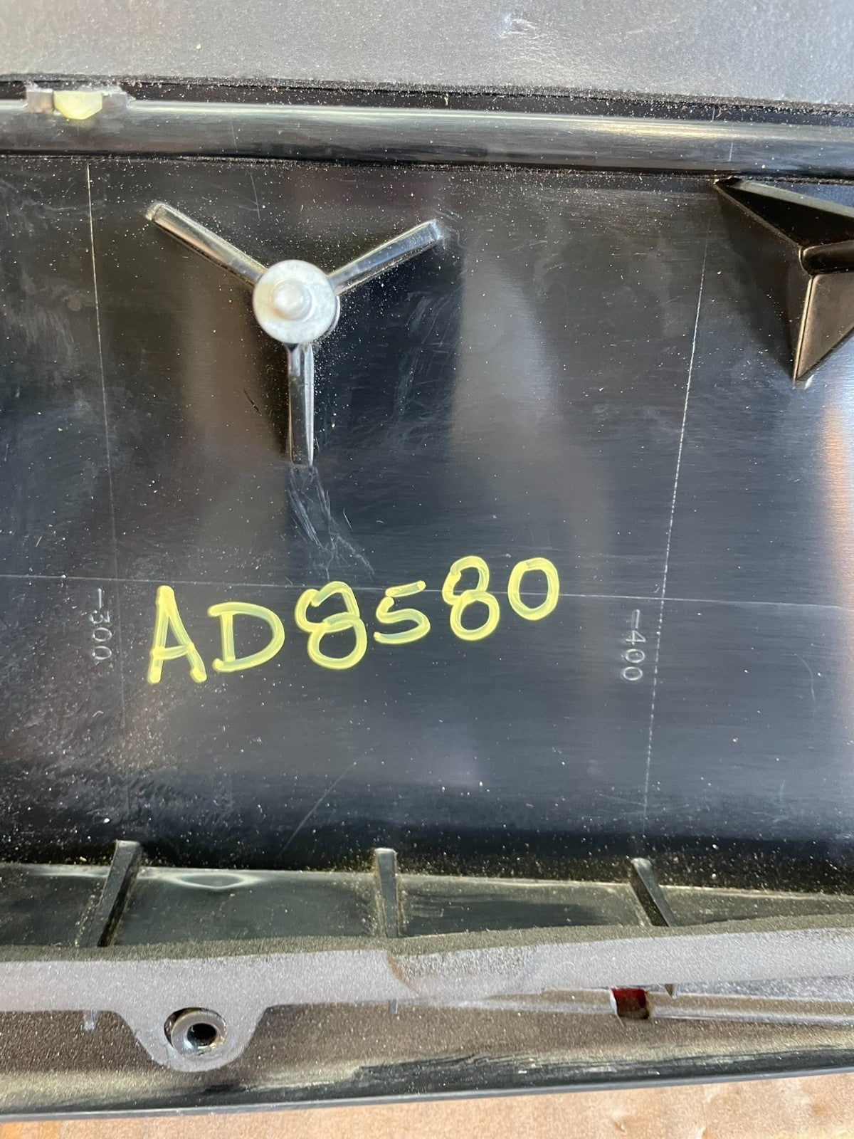 1998 to 2002 Mercury Grand Marquis Trunk Lid Center Tail Light ad8580 DG6
