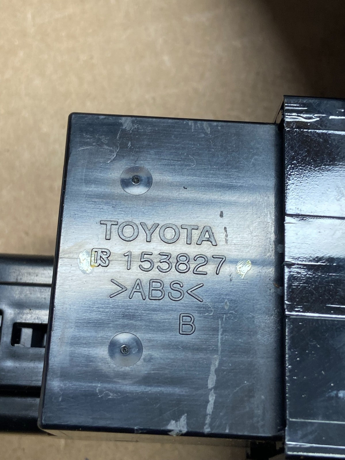 2004 to 2010 Toyota Sienna Left Side Climate Switches Bezel Trim AG4972 DG4