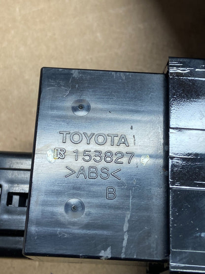 2004 to 2010 Toyota Sienna Left Side Climate Switches Bezel Trim AG4972 DG4