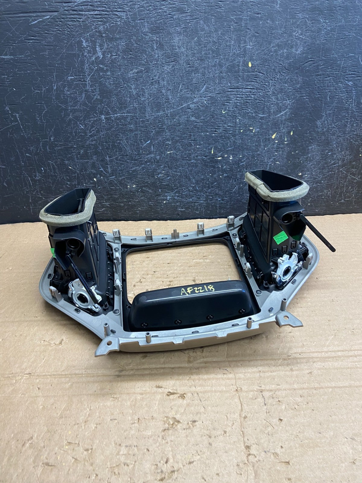 2014 to 2020 Jeep Cherokee Center Radio Climate Control Vent Bezel af2218 DG4