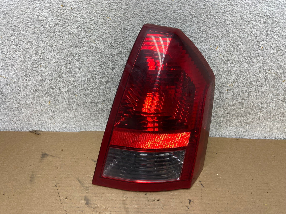 2005 2006 2007 Chrysler 300 Right Passenger Rh Side Tail Light AH4280 LK0