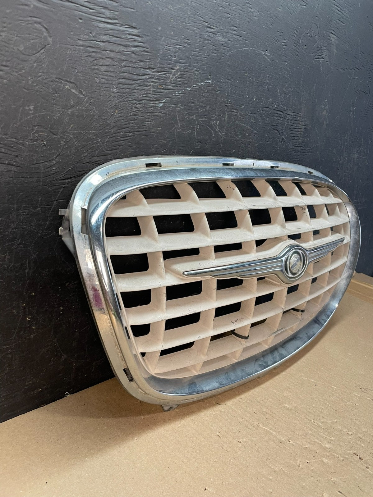 2002 - 2004 Chrysler Concorde Front Upper Grille Grill AE3330 DG2