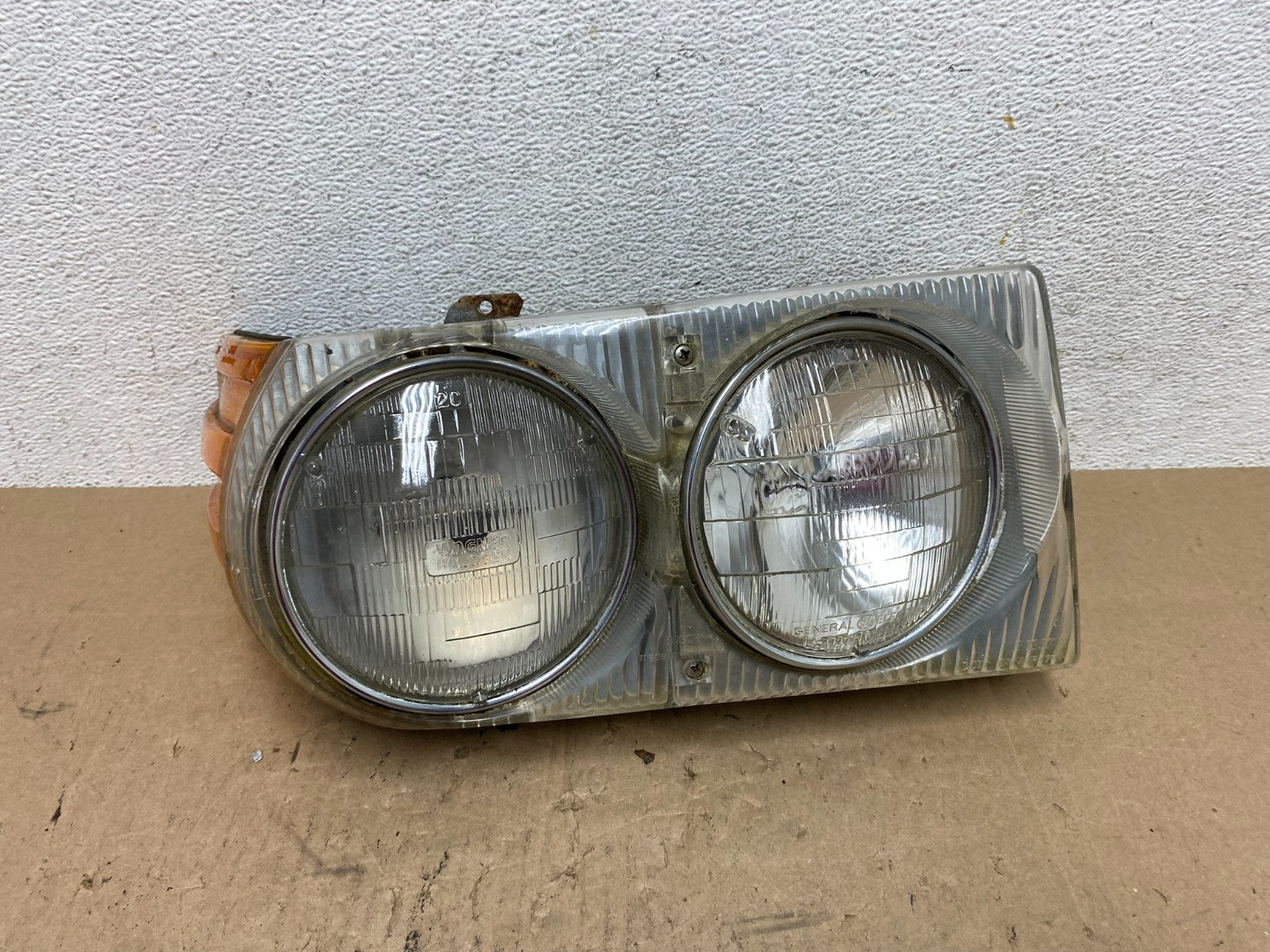 1972-1989 Mercedes R107 C107 SL SLC Class Right Passenger Headlight AE64710