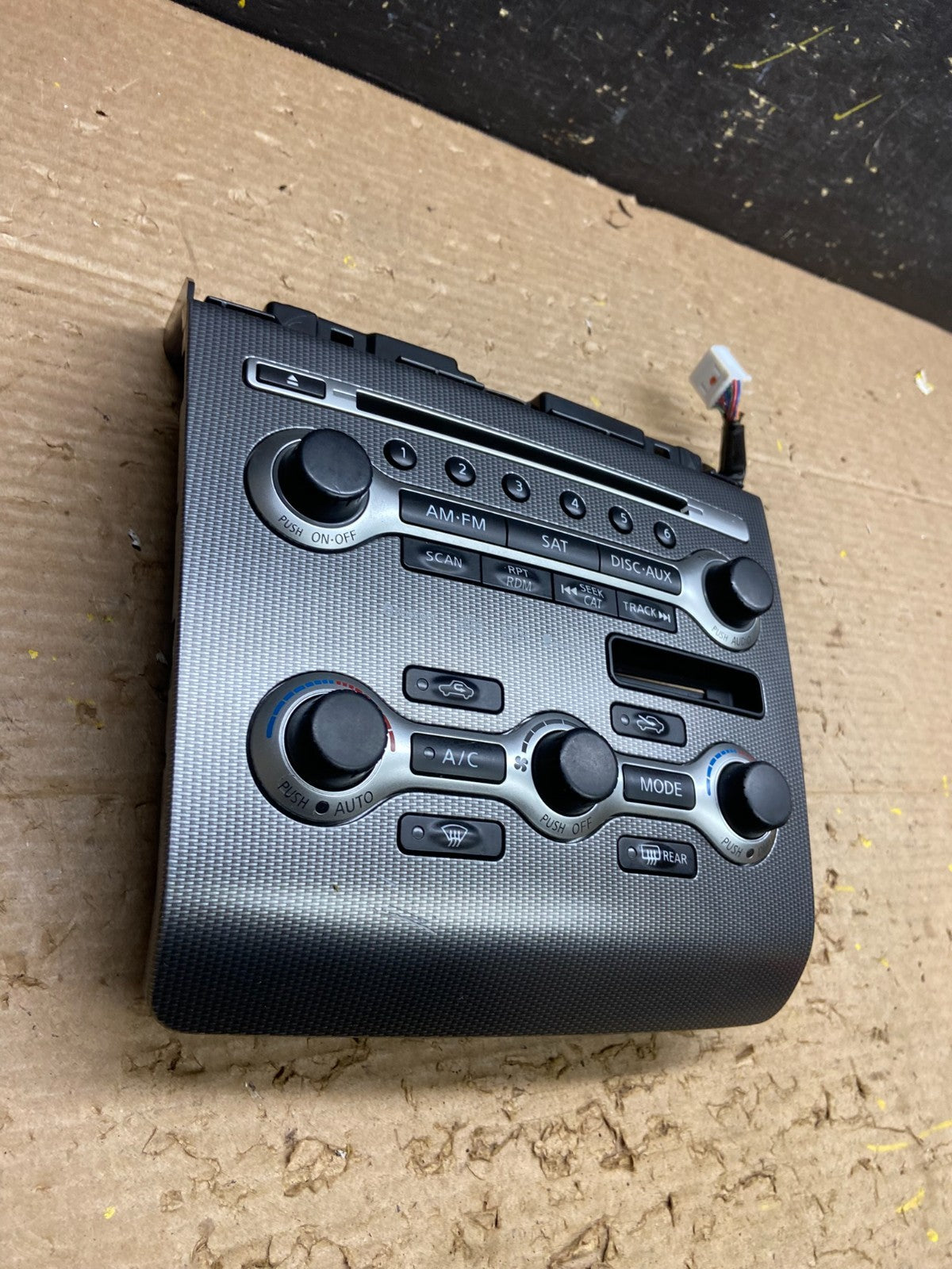 2010-2013 Nissan Maxima Center Console Climate Control Radio Bezel W6346 DG3
