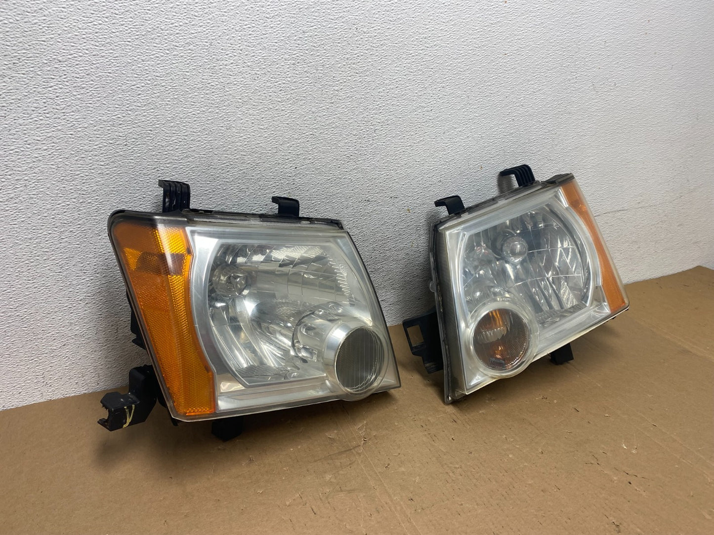 2005-2015 Nissan Xterra Driver Left+Right Side Set Headlights AD7934 DW2