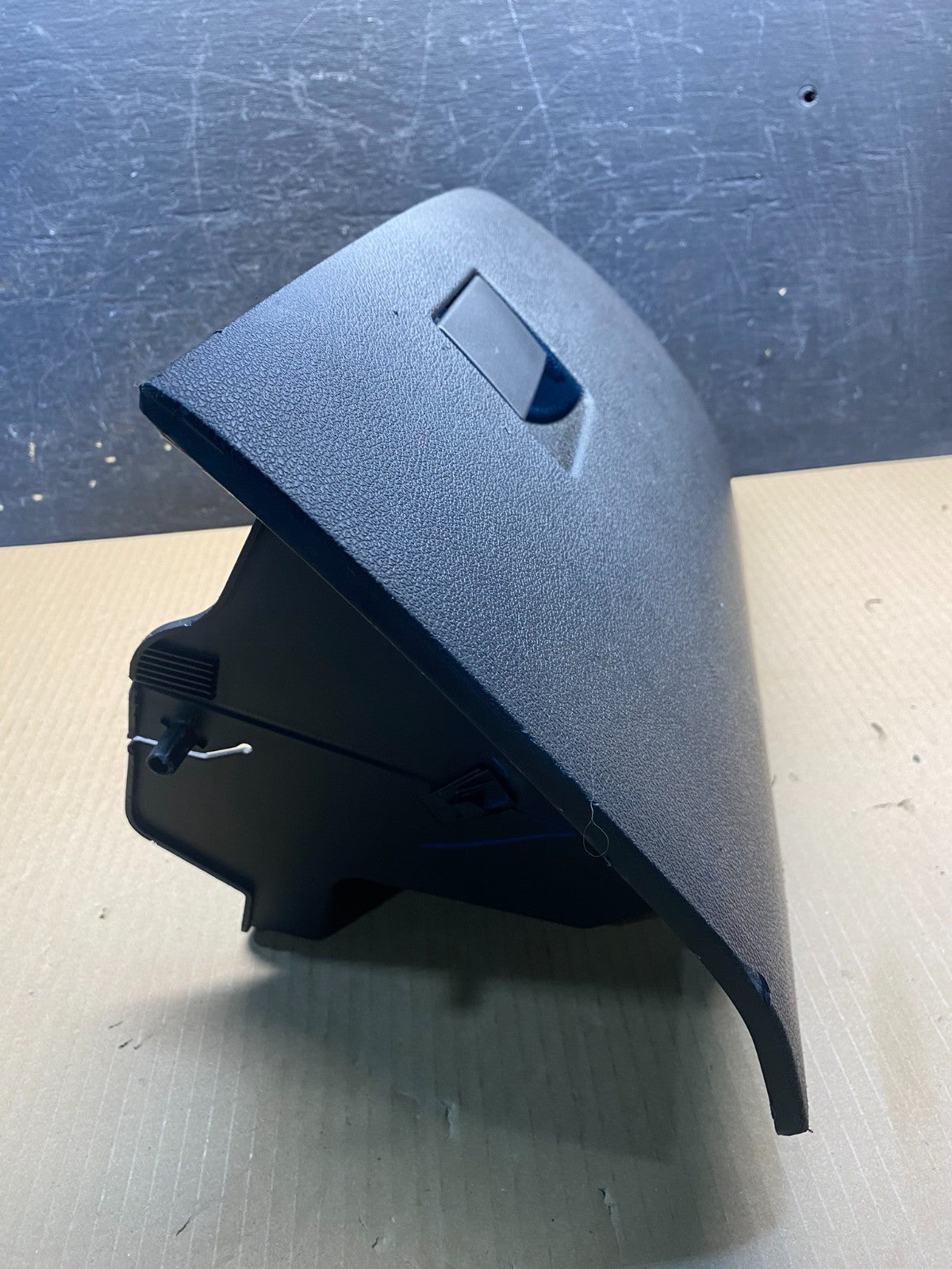 2011 to 2014 Ford Edge Front Glove Box Compartment AG8495 DG1