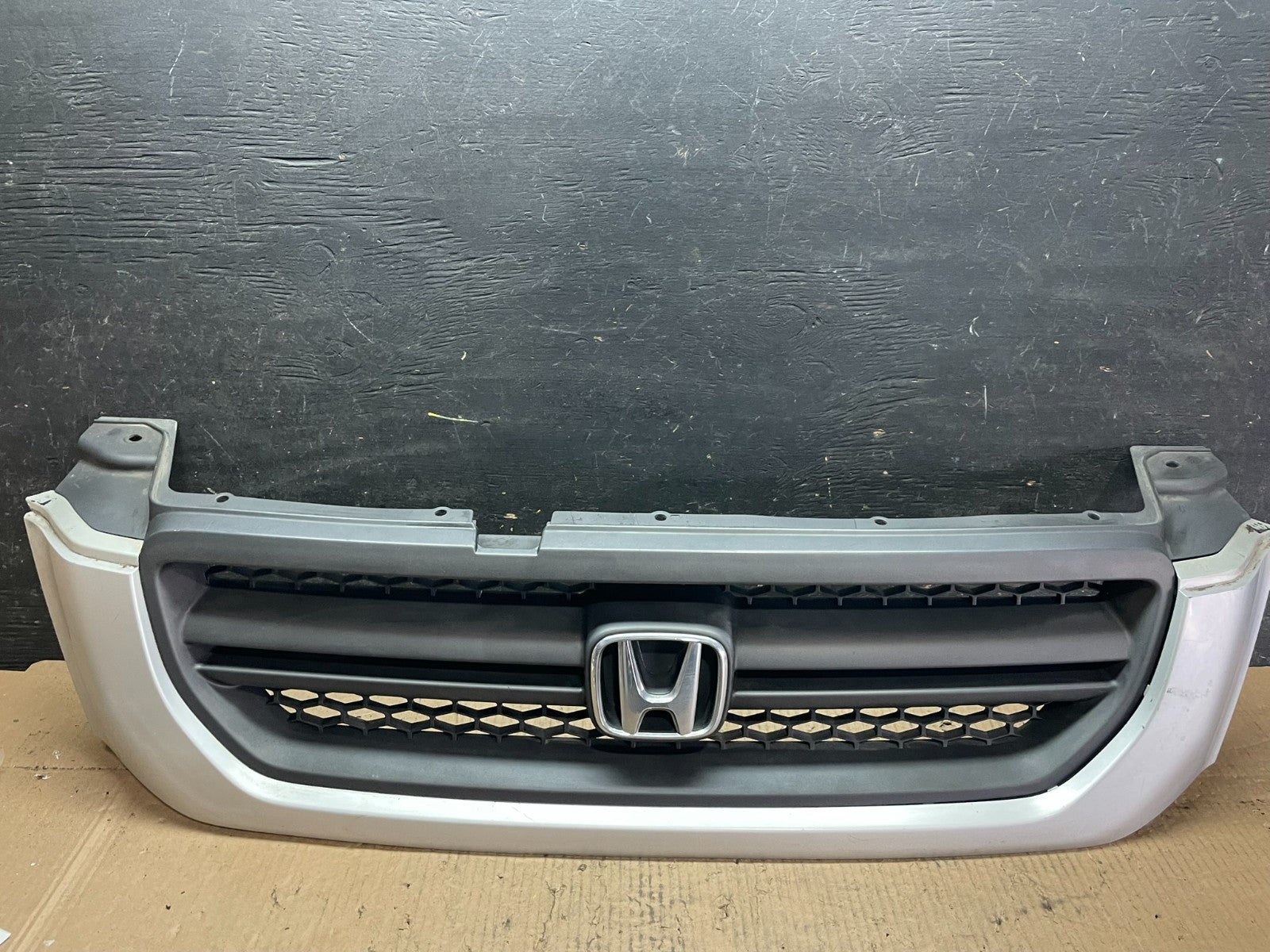 2003 2004 2005 Honda Pilot Front Upper Grill Grille U6070 DG0