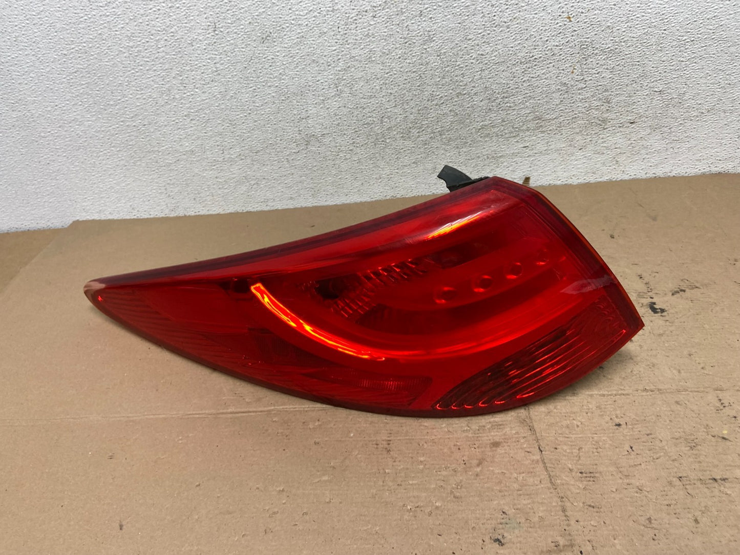 2010 to 2015 Hyundai Tucson Left Driver LH Tail Light AF5055 DW0