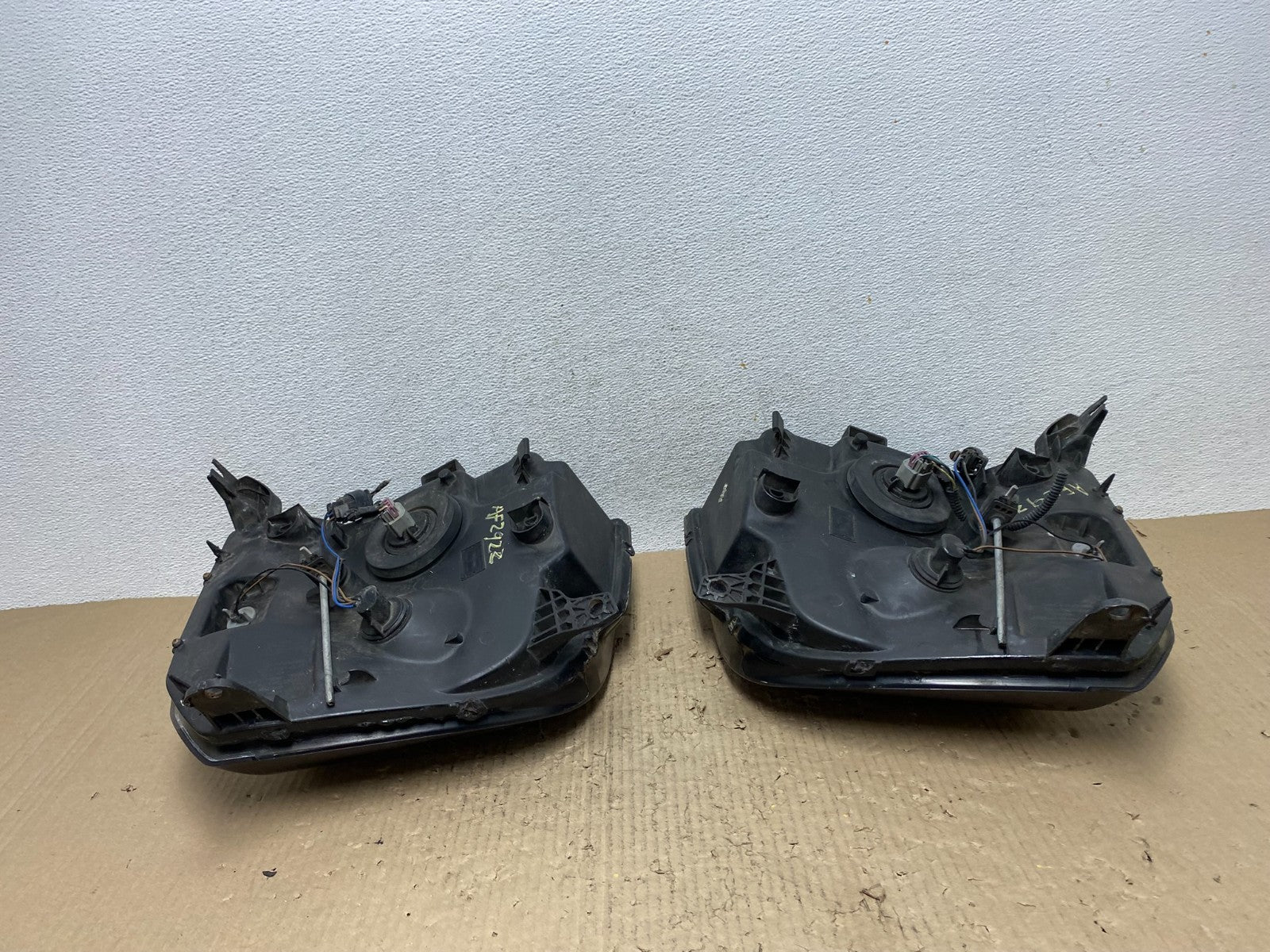 2007 - 2014 GMC Yukon Halogen Headlights Left+Right Side Set AF2922 DW7