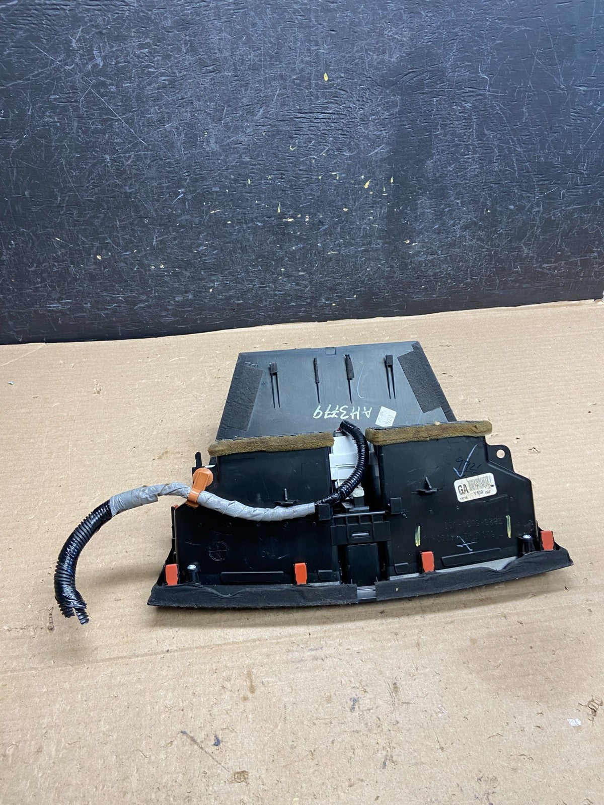 2008 to 2012 Honda Accord Front Center Panel Clock Air Vent AH3779 DG8