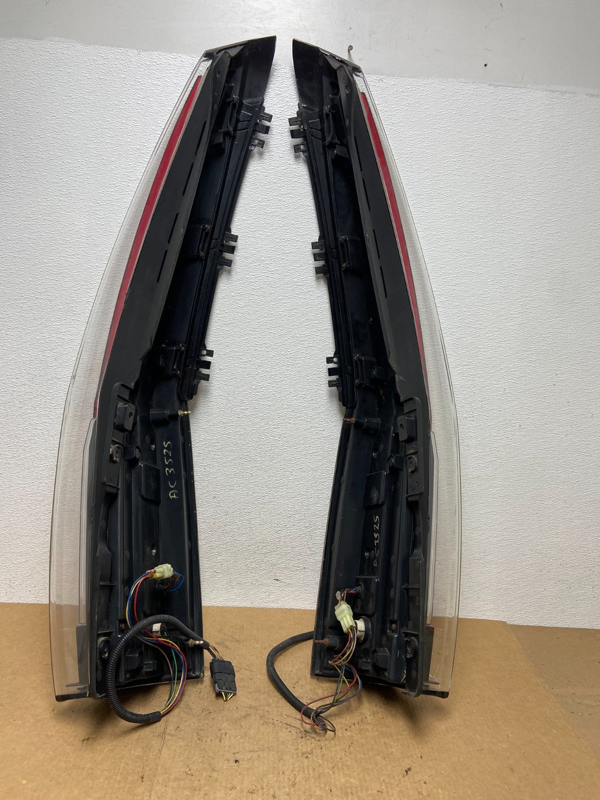 2007 to 2014 Cadillac Escalade Left+Right Set Side LED Tail Lights AC3525 DW6