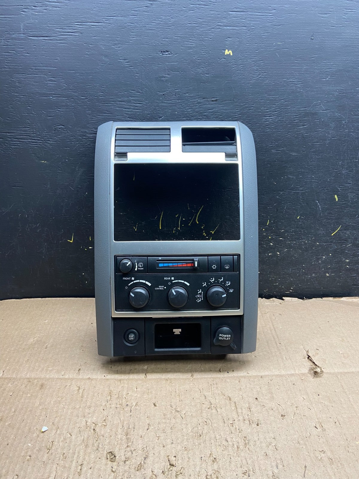2005-2009 Dodge Durango Heat AC Climate Temperature Control Radio Bezel Y7794 DG0
