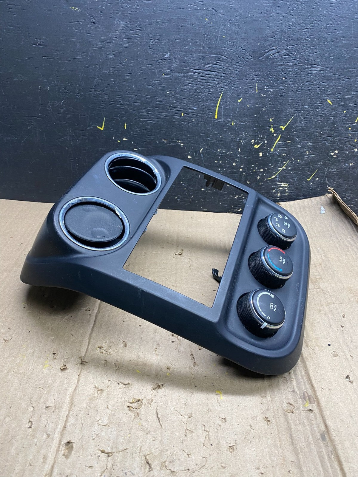 2011 to 2017 Jeep Compass Dash Climate Temperature Control Radio Bezel X1971 DG1