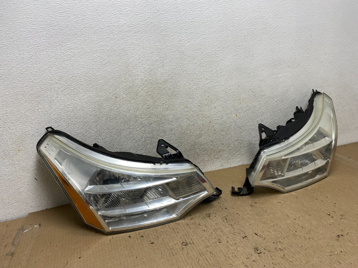 2008 2009 2010 2011 Ford Focus Left+Right Headlights Halogen AH6617 DW1