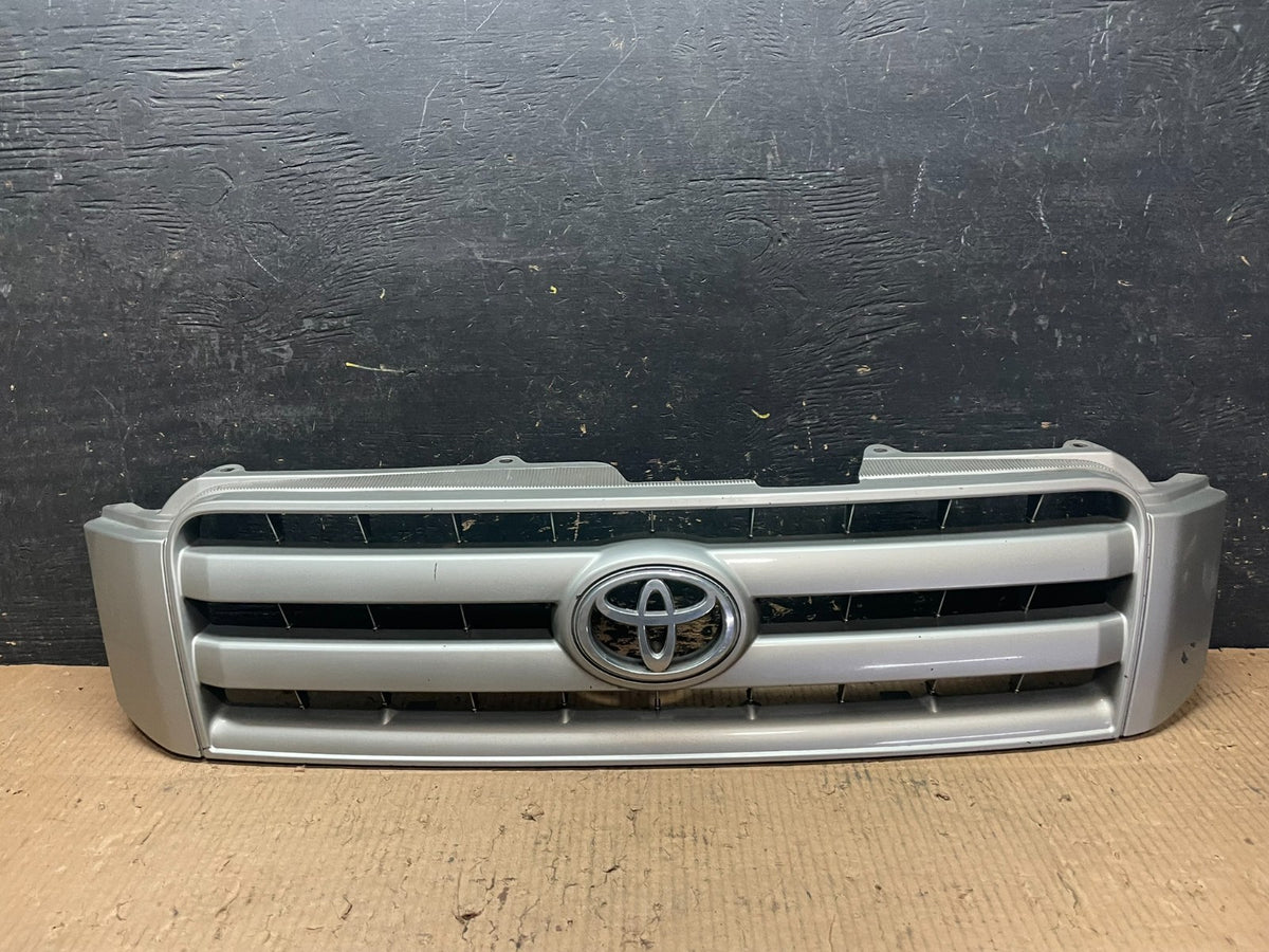 2001 to 2003 Toyota Highlander Front Upper Grille Grill With Emblem Y6523 DG0